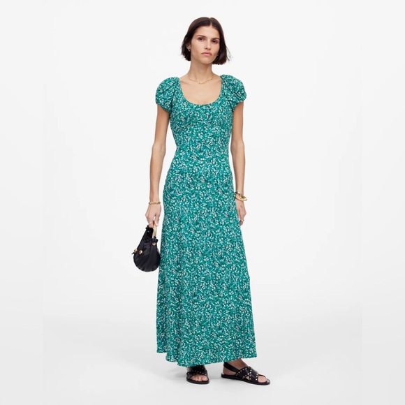 Madewell Dresses & Skirts - NWT MaRuched Scoopneck Midi Dress Green Floral Sz 10 bottom 8” shredded dress